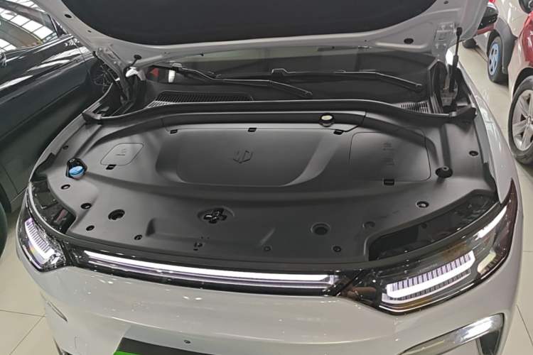 Used Leapmotor C11 2026 All-Electric 640 LiDAR Prestige Edition Engine Bay