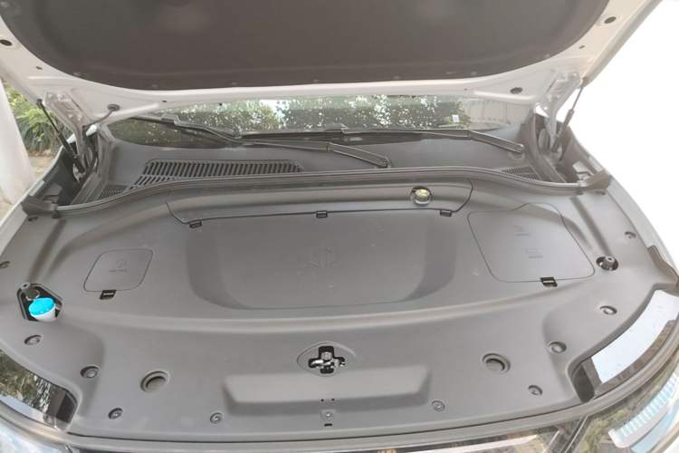 Used Leapmotor C11 2026 All-Electric 640 LiDAR Prestige Edition Engine Bay