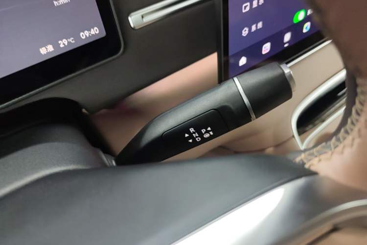 Used Leapmotor C11 2026 All-Electric 640 LiDAR Prestige Edition Gear Lever