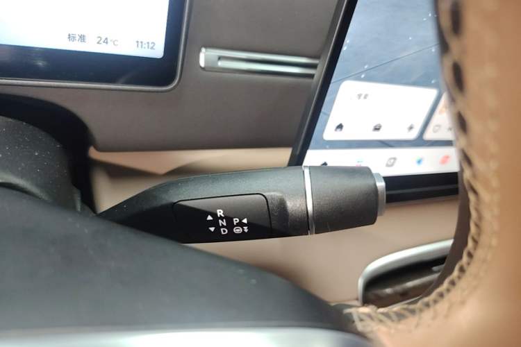 Used Leapmotor C11 2026 All-Electric 640 LiDAR Prestige Edition Gear Lever