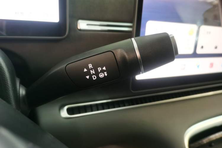 Used Leapmotor C11 2026 All-Electric 640 LiDAR Edition Gear Lever