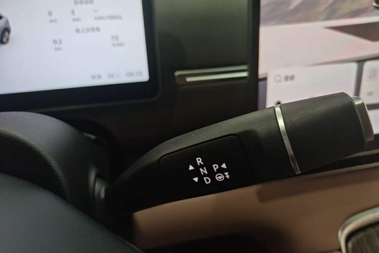 Used Leapmotor C11 2026 All-Electric 640 LiDAR Prestige Edition Gear Lever