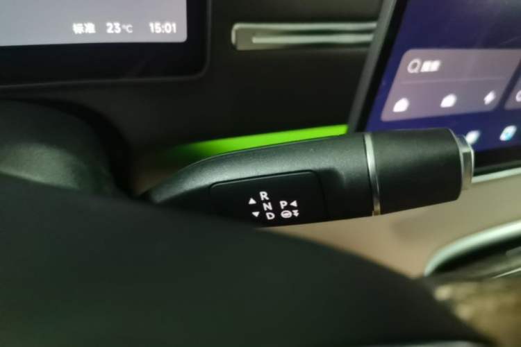 Used Leapmotor C11 2026 All-Electric 640 LiDAR Prestige Edition Gear Lever