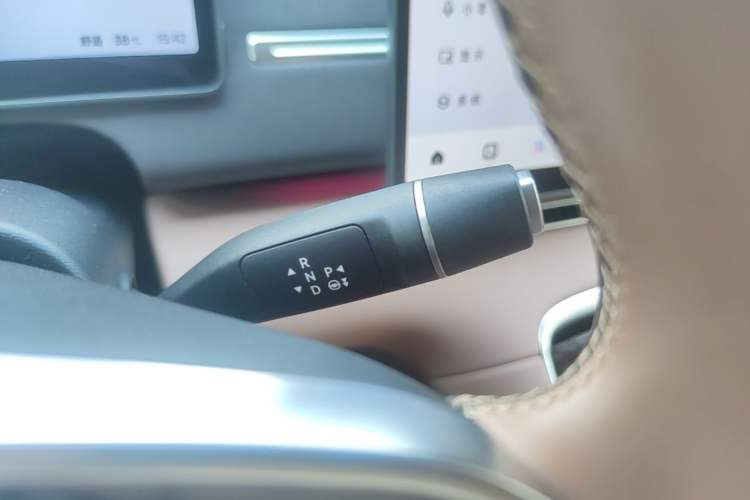 Used Leapmotor C11 2026 All-Electric 640 LiDAR Prestige Edition Gear Lever