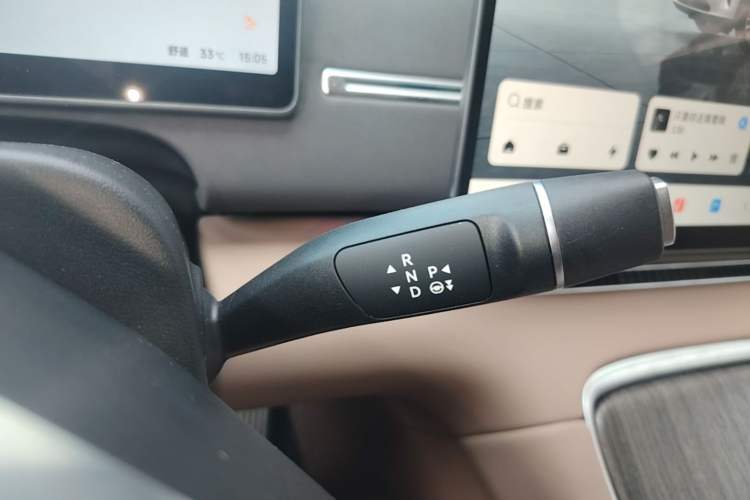 Used Leapmotor C11 2026 All-Electric 640 LiDAR Prestige Edition Gear Lever
