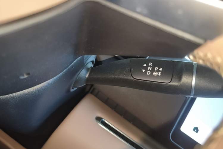 Used Leapmotor C11 2026 All-Electric 640 LiDAR Prestige Edition Gear Lever