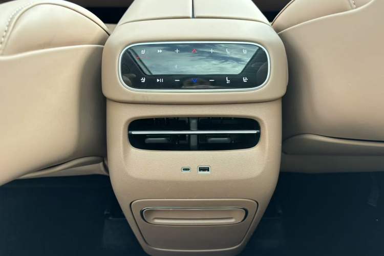 Used Leapmotor C11 2026 All-Electric 640 LiDAR Prestige Edition Interior 10