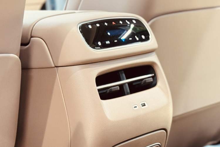 Used Leapmotor C11 2026 All-Electric 640 LiDAR Prestige Edition Interior 9