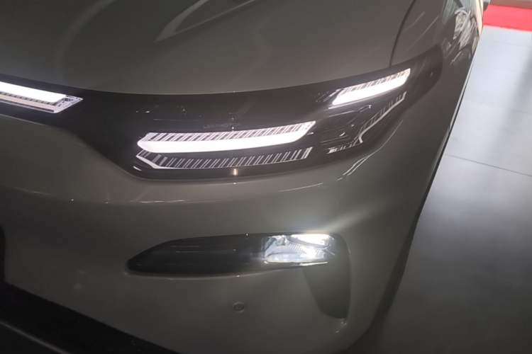 Used Leapmotor C11 2026 All-Electric 640 LiDAR Prestige Edition Left Front Headlight