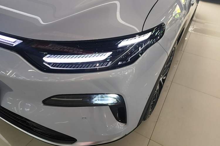 Used Leapmotor C11 2026 All-Electric 640 LiDAR Prestige Edition Left Front Headlight