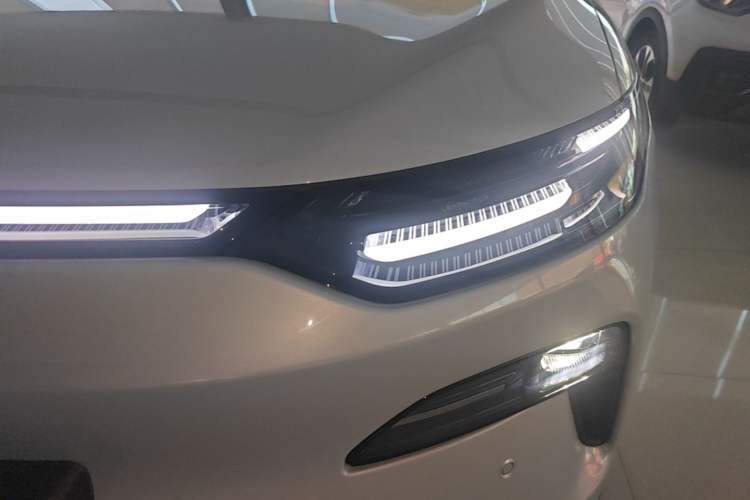 Used Leapmotor C11 2026 All-Electric 640 LiDAR Prestige Edition Left Front Headlight