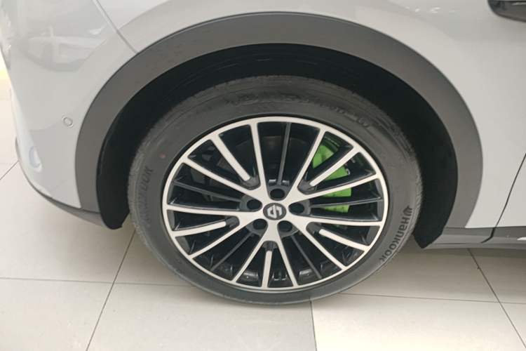 Used Leapmotor C11 2026 All-Electric 640 LiDAR Prestige Edition Left Front Wheel Hub
