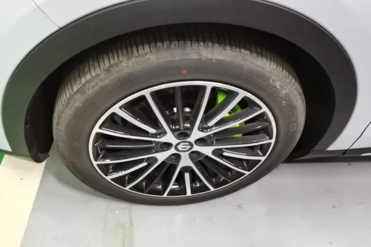 Used Leapmotor C11 2026 All-Electric 640 LiDAR Prestige Edition Left Front Wheel Hub
