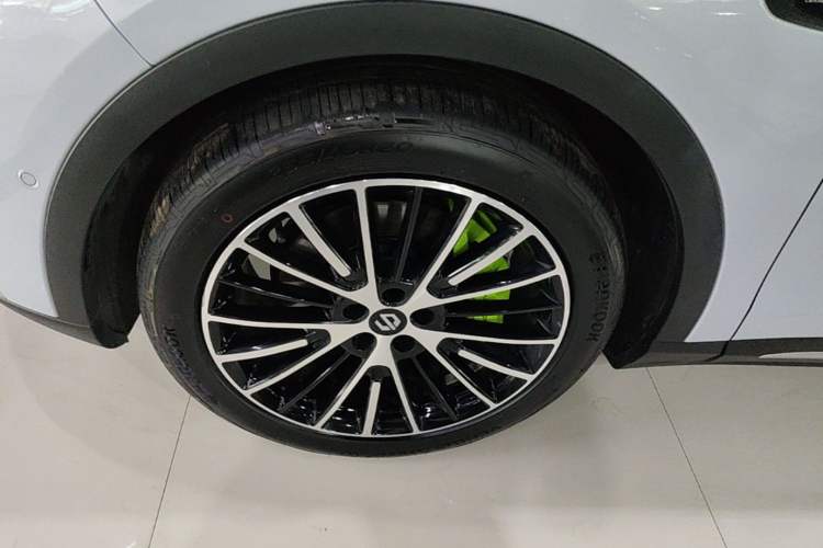 Used Leapmotor C11 2026 All-Electric 640 LiDAR Prestige Edition Left Front Wheel Hub