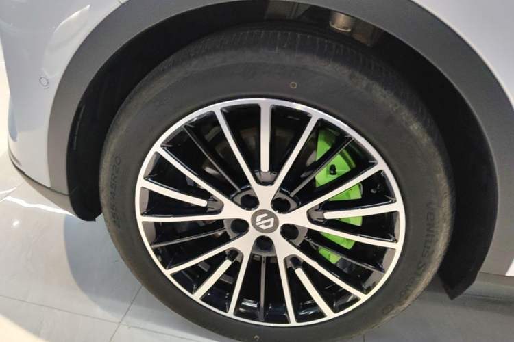 Used Leapmotor C11 2026 All-Electric 640 LiDAR Prestige Edition Left Front Wheel Hub