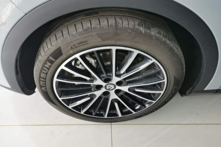 Used Leapmotor C11 2026 Range-Extended 300 LiDAR Edition Left Front Wheel Hub
