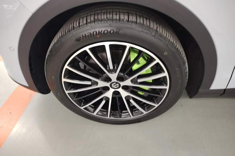 Used Leapmotor C11 2026 All-Electric 640 LiDAR Prestige Edition Left Front Wheel Hub