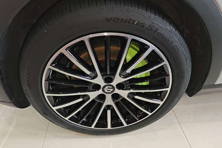 Used Leapmotor C11 2026 All-Electric 640 LiDAR Prestige Edition Left Front Wheel Hub