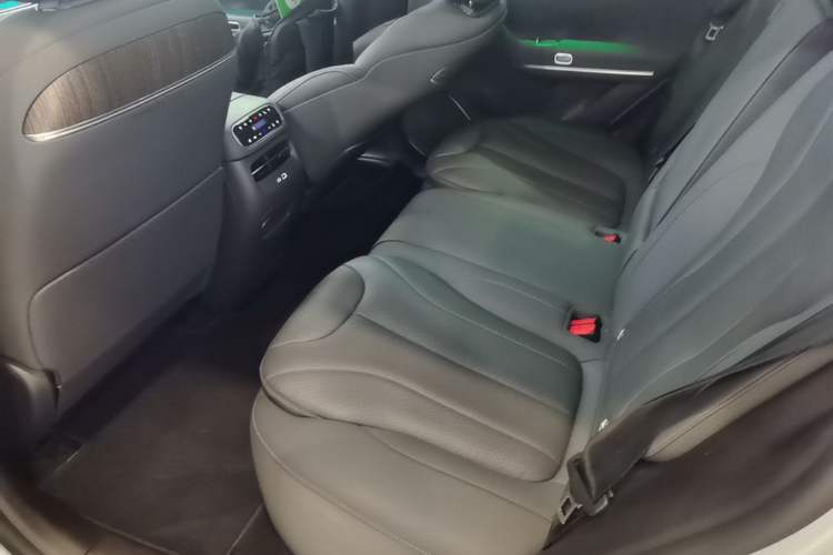 Used Leapmotor C11 2026 All-Electric 640 LiDAR Prestige Edition Left Rear Seat