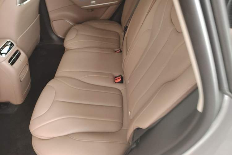 Used Leapmotor C11 2026 All-Electric 640 LiDAR Prestige Edition Left Rear Seat