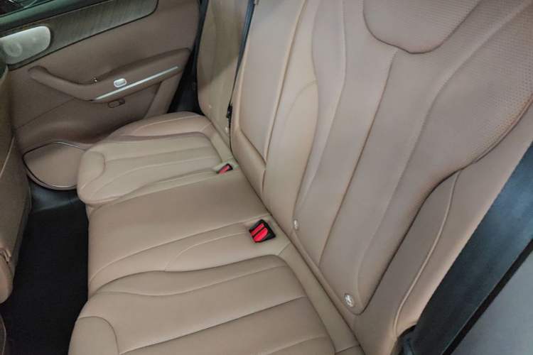 Used Leapmotor C11 2026 All-Electric 640 LiDAR Prestige Edition Left Rear Seat