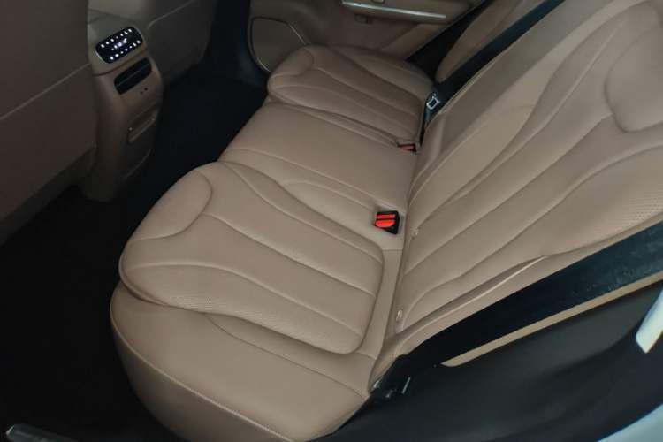 Used Leapmotor C11 2026 All-Electric 640 LiDAR Prestige Edition Left Rear Seat