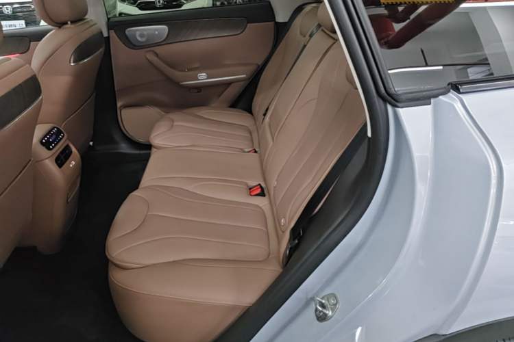 Used Leapmotor C11 2026 All-Electric 640 LiDAR Prestige Edition Left Rear Seat