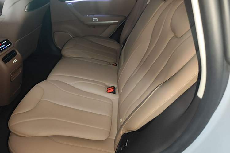 Used Leapmotor C11 2026 All-Electric 640 LiDAR Prestige Edition Left Rear Seat