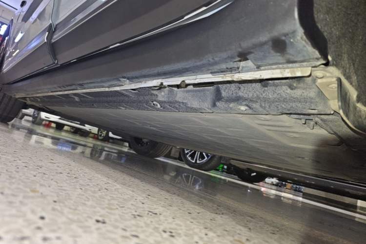 Used Leapmotor C11 2026 All-Electric 640 LiDAR Prestige Edition Left Side Sill