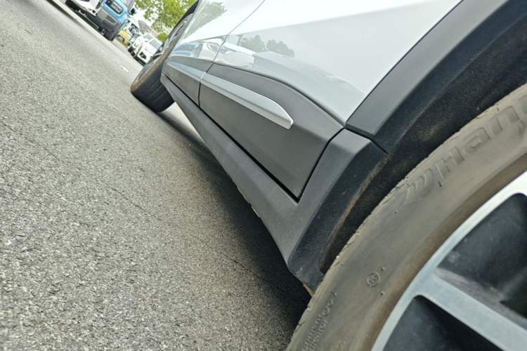 Used Leapmotor C11 2026 All-Electric 640 LiDAR Prestige Edition Left Side Sill