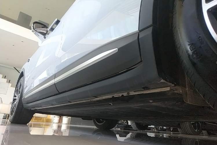 Used Leapmotor C11 2026 All-Electric 640 LiDAR Prestige Edition Left Side Sill