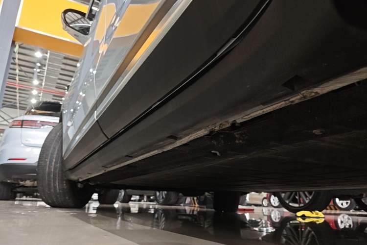 Used Leapmotor C11 2026 All-Electric 640 LiDAR Prestige Edition Left Side Sill
