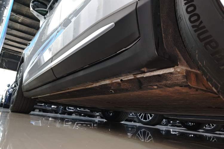 Used Leapmotor C11 2026 All-Electric 640 LiDAR Prestige Edition Left Side Sill
