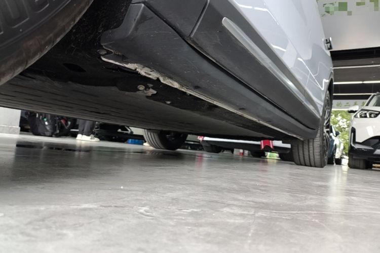 Used Leapmotor C11 2026 All-Electric 640 LiDAR Prestige Edition Left Side Sill