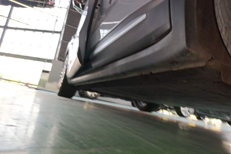 Used Leapmotor C11 2026 All-Electric 640 LiDAR Prestige Edition Left Side Sill