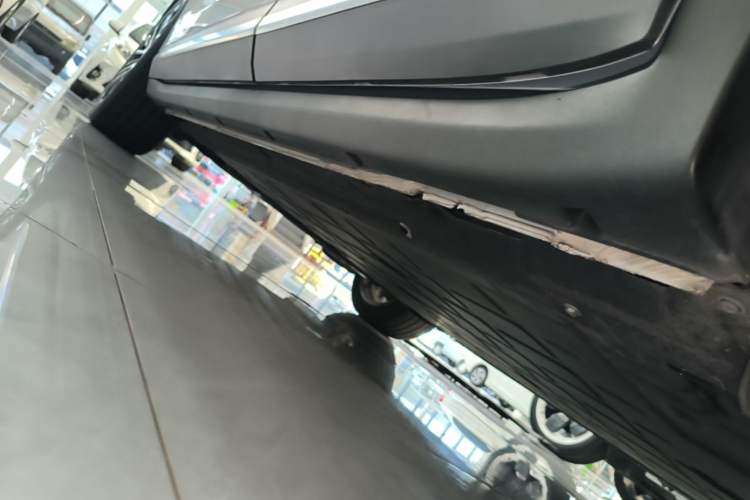 Used Leapmotor C11 2026 All-Electric 640 LiDAR Prestige Edition Left Side Sill