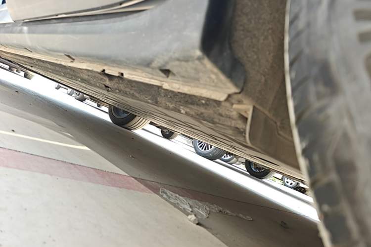 Used Leapmotor C11 2026 All-Electric 640 LiDAR Prestige Edition Left Side Sill