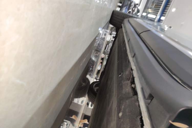 Used Leapmotor C11 2026 All-Electric 640 LiDAR Prestige Edition Left Side Sill