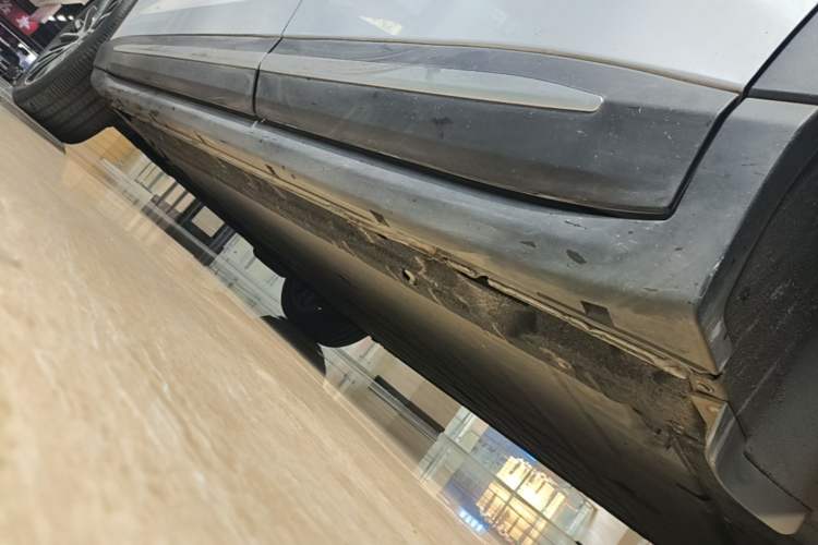 Used Leapmotor C11 2026 All-Electric 640 LiDAR Prestige Edition Left Side Sill