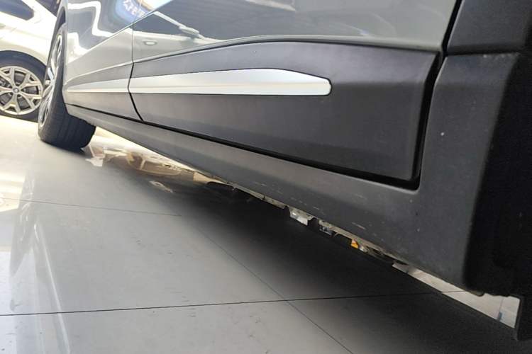 Used Leapmotor C11 2026 All-Electric 640 LiDAR Prestige Edition Left Side Sill