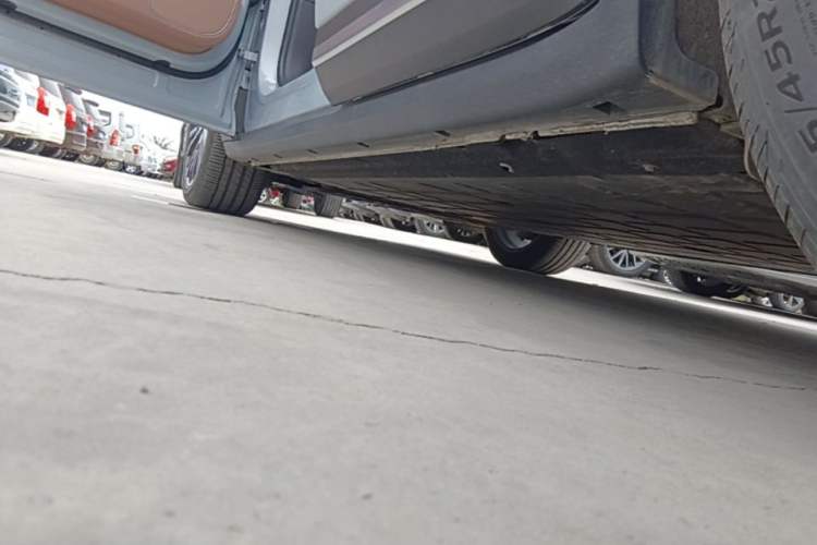 Used Leapmotor C11 2026 All-Electric 640 LiDAR Prestige Edition Left Side Sill