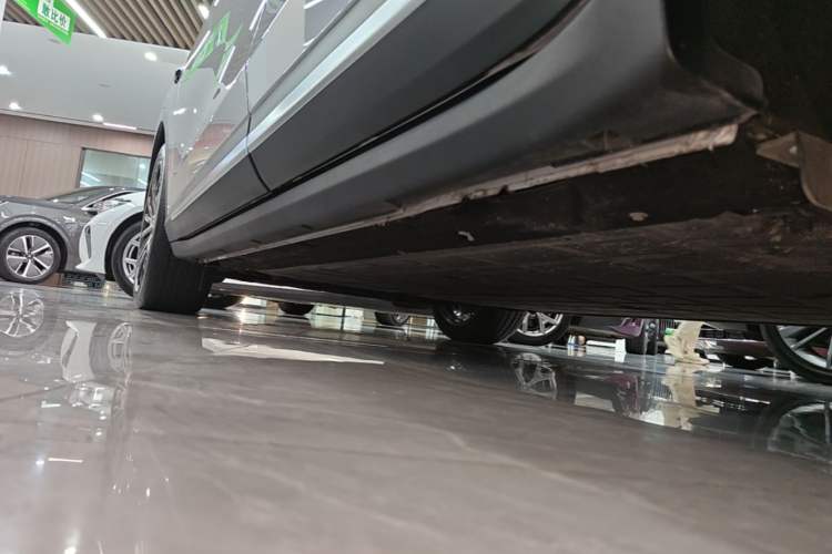 Used Leapmotor C11 2026 All-Electric 640 LiDAR Prestige Edition Left Side Sill