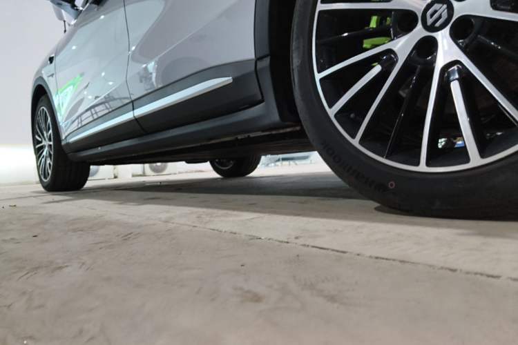 Used Leapmotor C11 2026 All-Electric 640 LiDAR Prestige Edition Left Side Sill