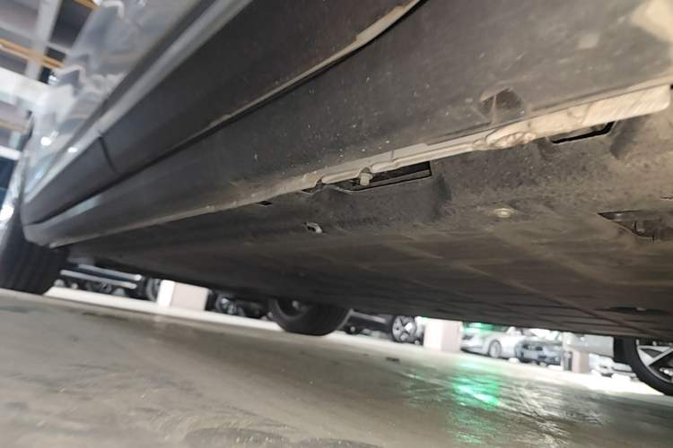 Used Leapmotor C11 2026 All-Electric 640 LiDAR Prestige Edition Left Side Sill