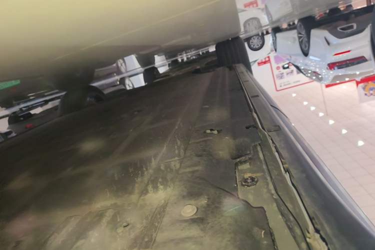 Used Leapmotor C11 2026 All-Electric 640 LiDAR Prestige Edition Left Side Sill