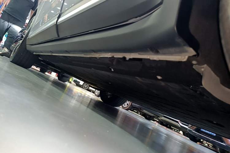 Used Leapmotor C11 2026 All-Electric 640 LiDAR Prestige Edition Left Side Sill