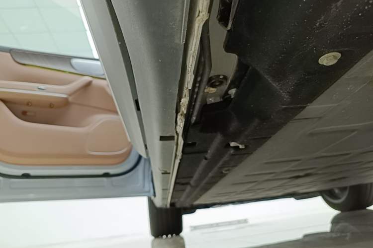 Used Leapmotor C11 2026 All-Electric 640 LiDAR Prestige Edition Left Side Sill