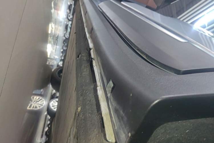 Used Leapmotor C11 2026 All-Electric 640 LiDAR Prestige Edition Left Side Sill