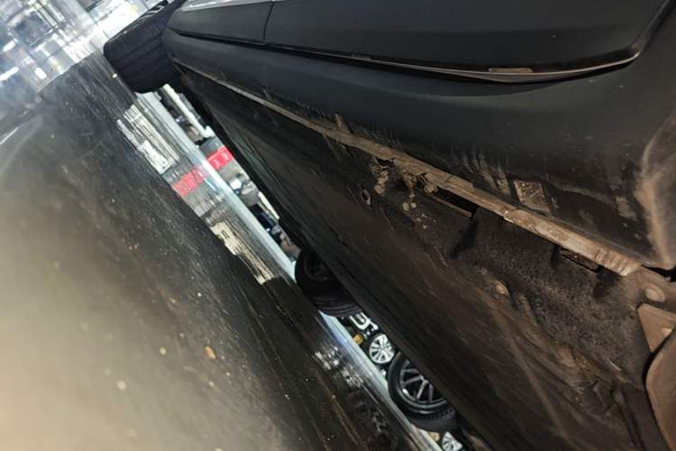 Used Leapmotor C11 2026 All-Electric 640 LiDAR Prestige Edition Left Side Sill