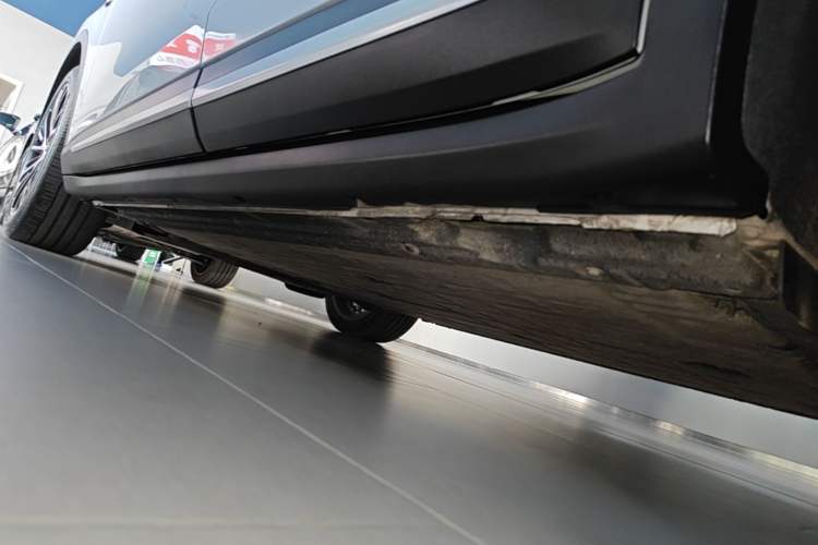 Used Leapmotor C11 2026 All-Electric 640 LiDAR Prestige Edition Left Side Sill